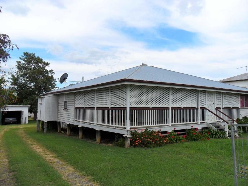 14 Gloucester Street, Biggenden QLD 4621