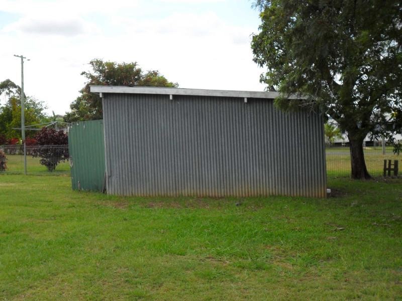 14 Gloucester Street, Biggenden QLD 4621