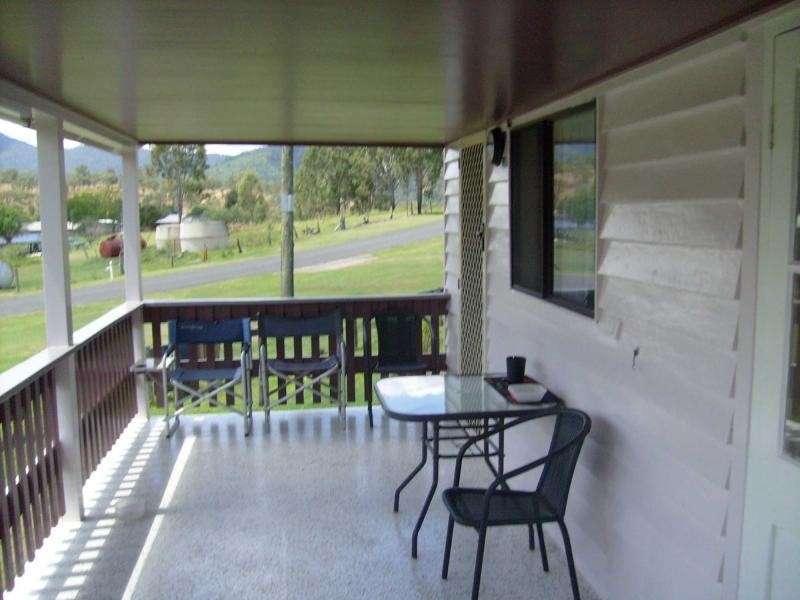 4 Chichester Street, Mount Perry QLD 4671