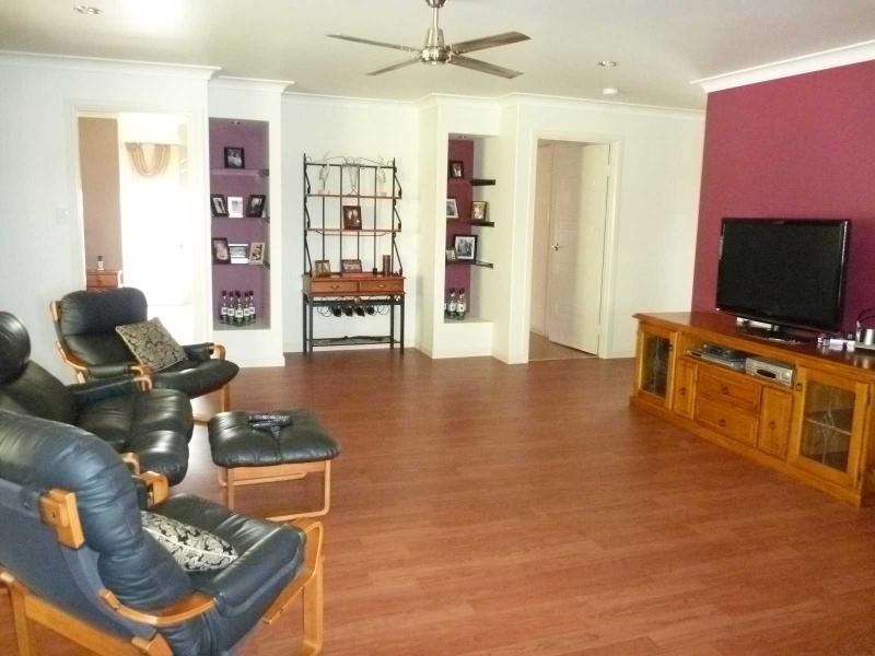 18 Pioneer Avenue, Childers QLD 4660