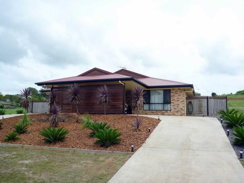 18 Pioneer Avenue, Childers QLD 4660