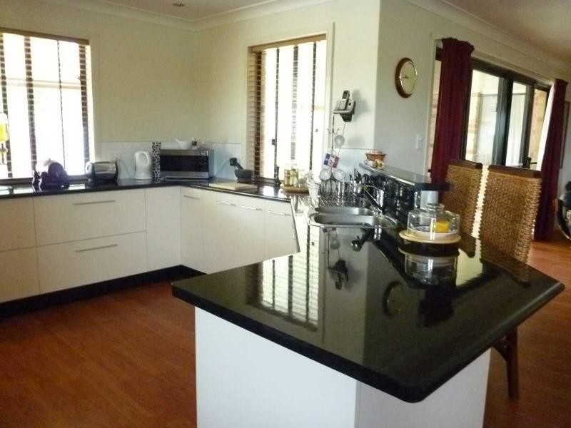 18 Pioneer Avenue, Childers QLD 4660