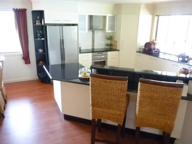 18 Pioneer Avenue, Childers QLD 4660