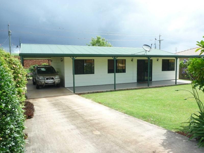 1 Canecutter Court, Childers QLD 4660