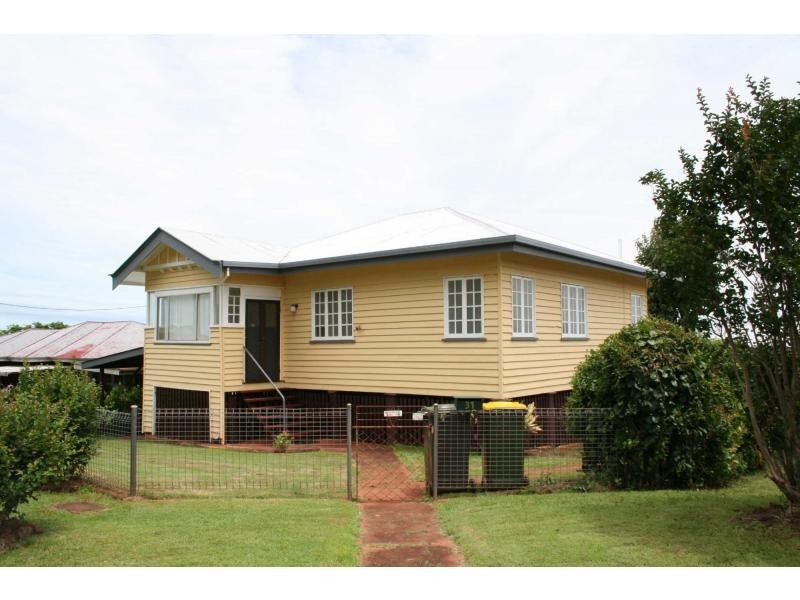 31 Oakes Street, Childers QLD 4660