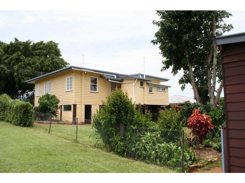 31 Oakes Street, Childers QLD 4660