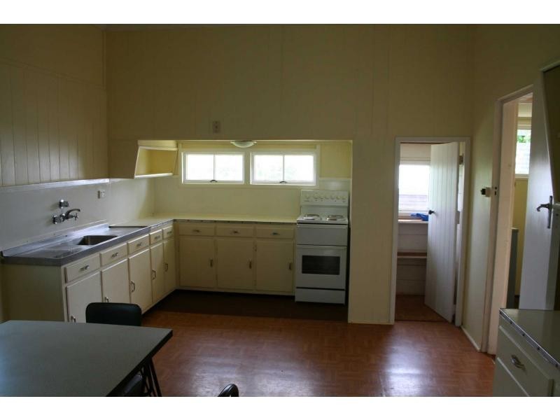 31 Oakes Street, Childers QLD 4660