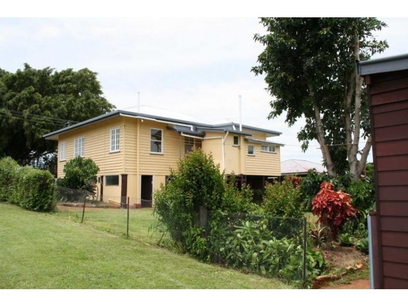 31 Oakes Street, Childers QLD 4660