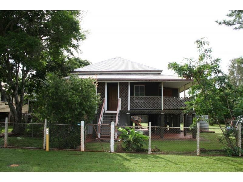 6 Noel Street, Childers QLD 4660