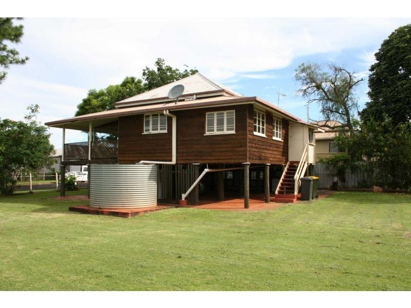 6 Noel Street, Childers QLD 4660