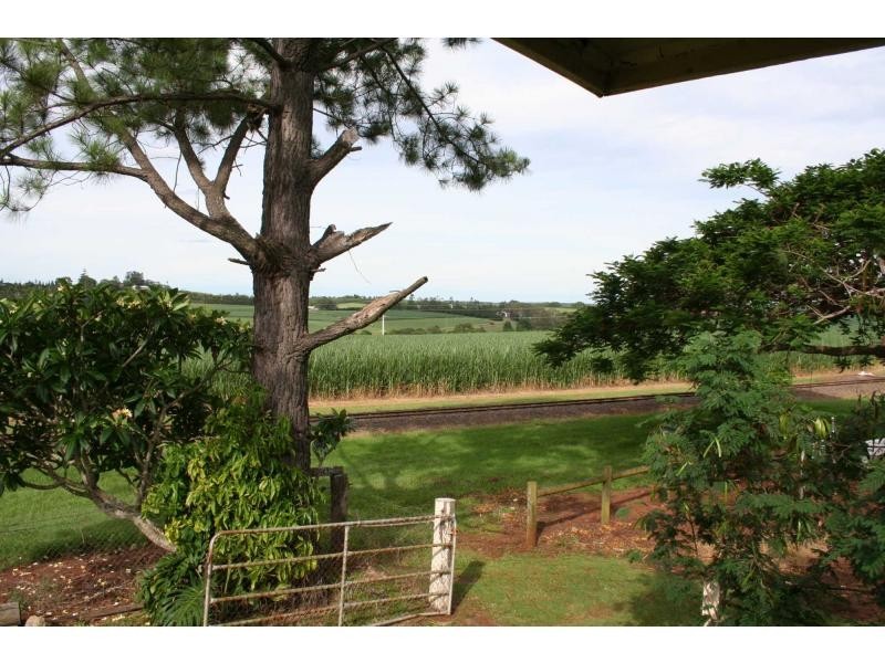 6 Noel Street, Childers QLD 4660