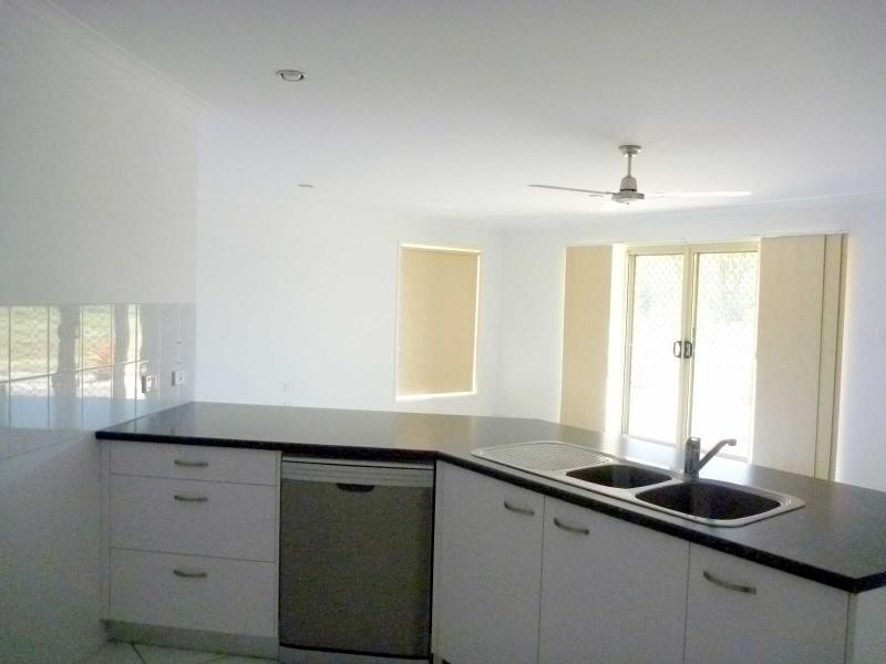 37 Yalla Lane, Redridge QLD 4660