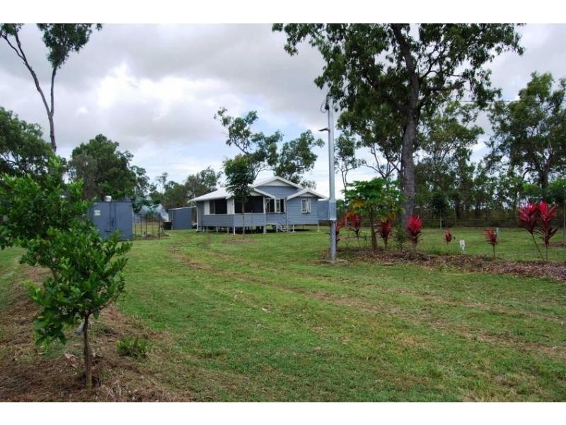 56 BLUE MOUNTAIN Road, Bluewater Park QLD 4818