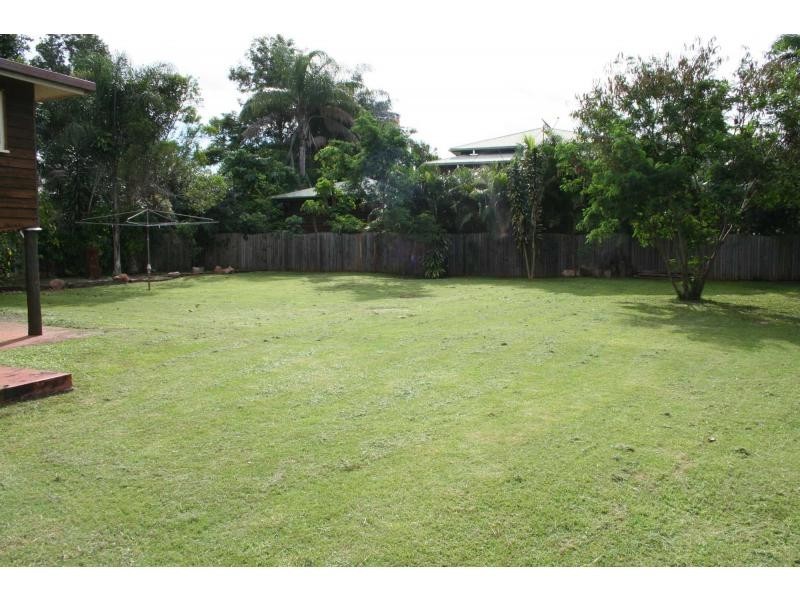 6 Noel Street, Childers QLD 4660