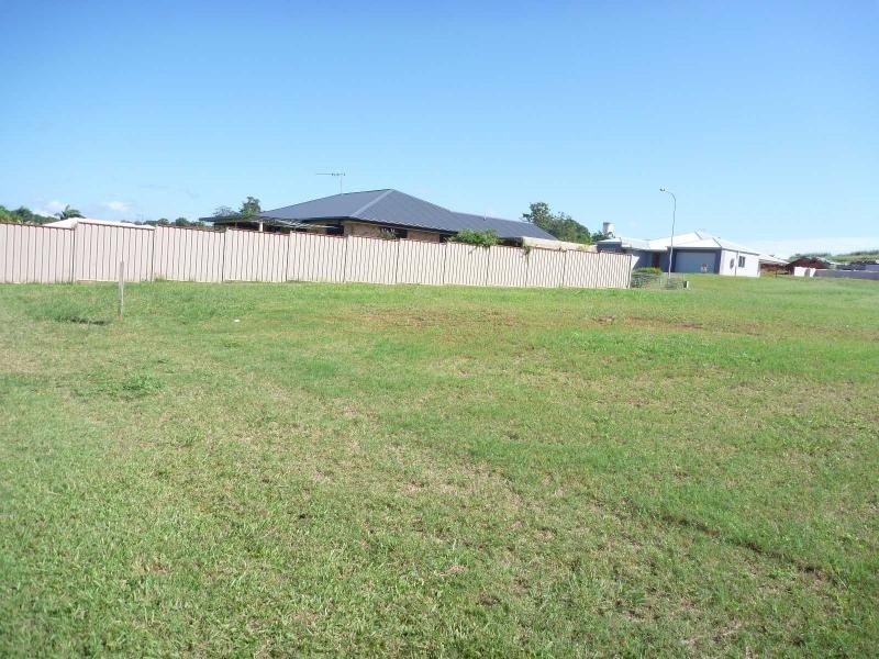 27 Pioneer Avenue, Childers QLD 4660