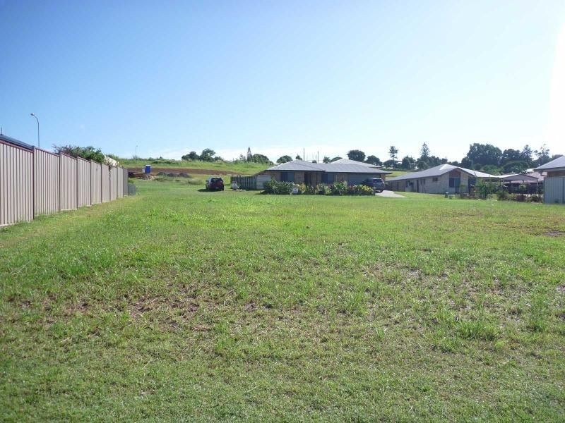 27 Pioneer Avenue, Childers QLD 4660