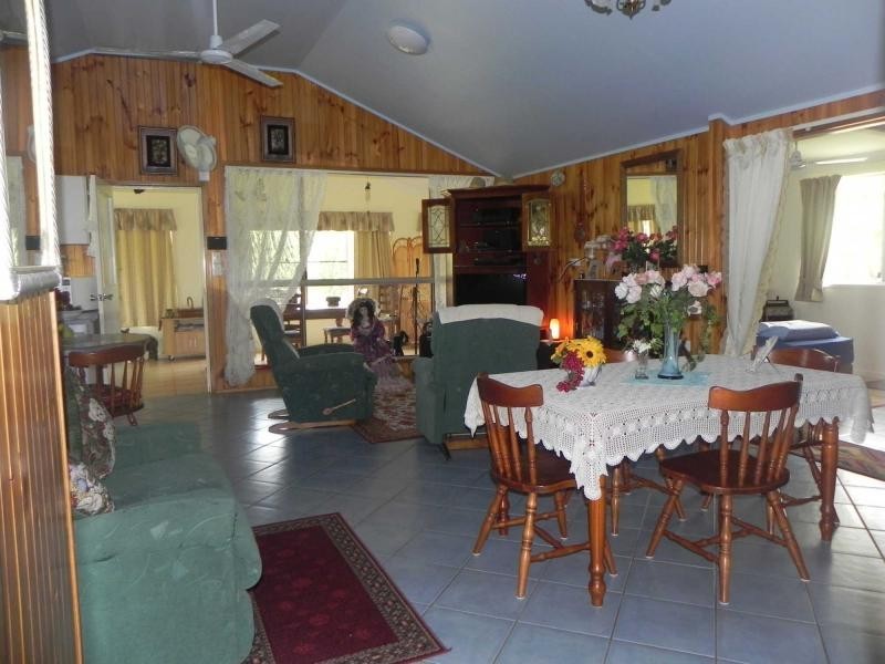 11 Redridge Crescent, Redridge QLD 4660