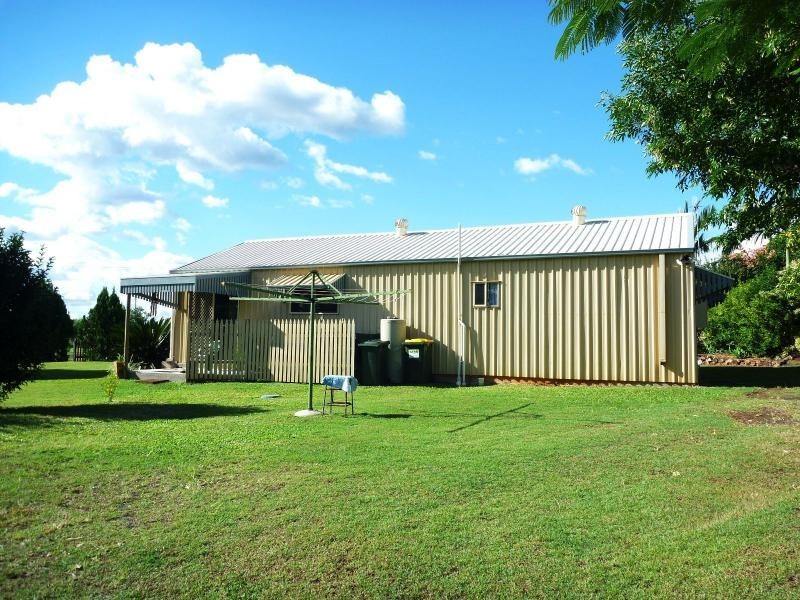 11 Redridge Crescent, Redridge QLD 4660