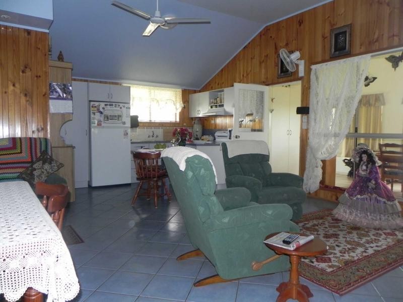 11 Redridge Crescent, Redridge QLD 4660