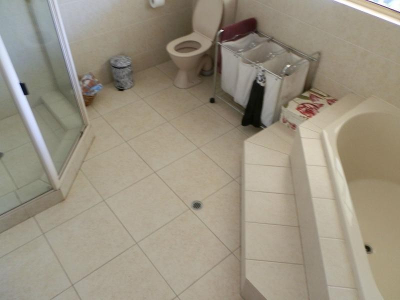 Isis Central QLD 4660