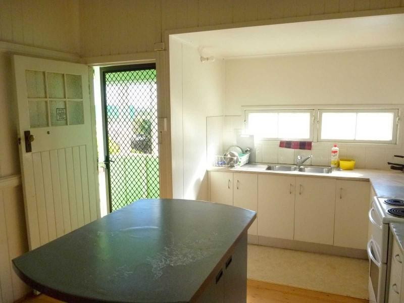 105 Churchill Street, Childers QLD 4660