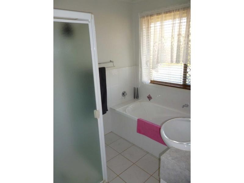 29 Pioneer Avenue, Childers QLD 4660