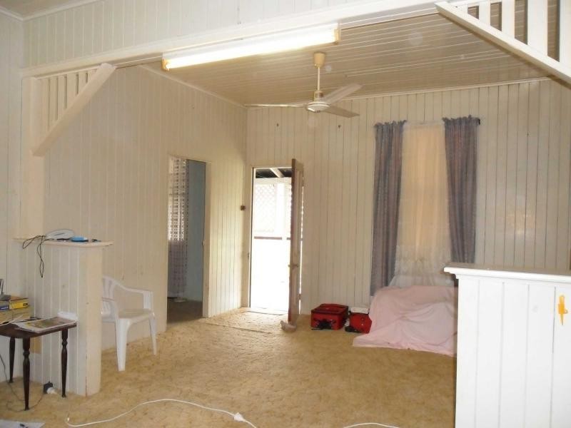 14 Gloucester Street, Biggenden QLD 4621