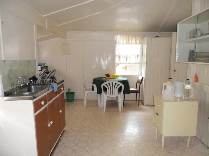 14 Gloucester Street, Biggenden QLD 4621