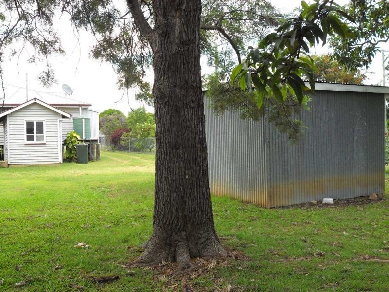 14 Gloucester Street, Biggenden QLD 4621