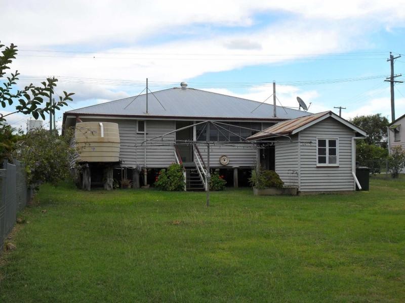 14 Gloucester Street, Biggenden QLD 4621