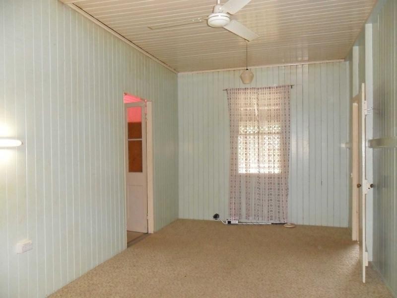 14 Gloucester Street, Biggenden QLD 4621