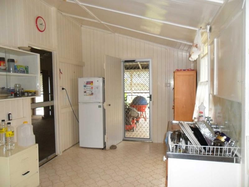 14 Gloucester Street, Biggenden QLD 4621