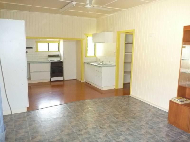 19 West Street, Childers QLD 4660