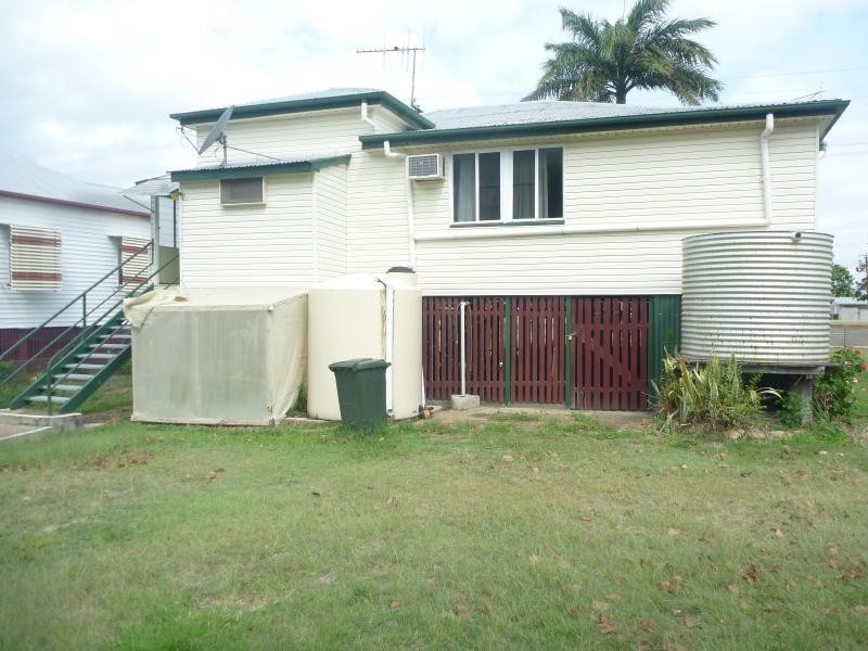 14 Walsh Street, Biggenden QLD 4621