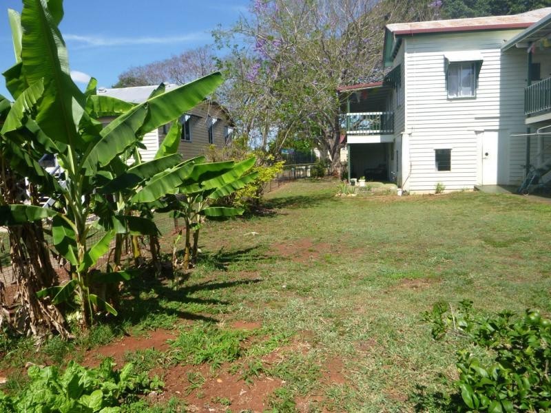 16 North Street, Childers QLD 4660