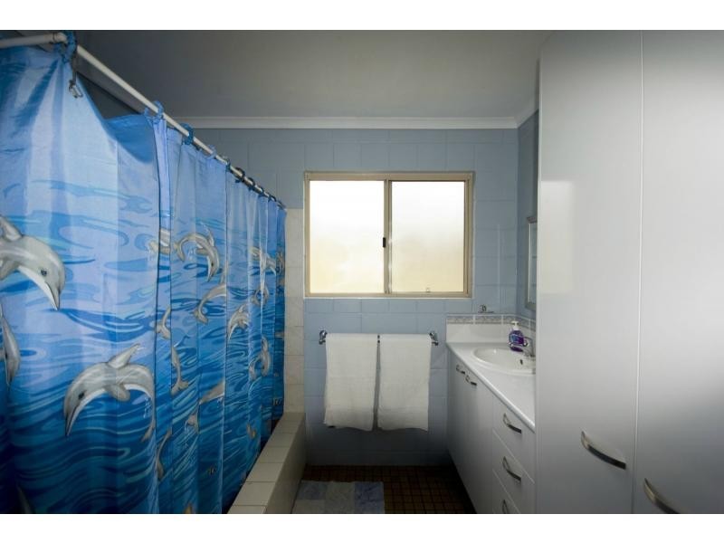 4 Grevillia Drive, Redridge QLD 4660