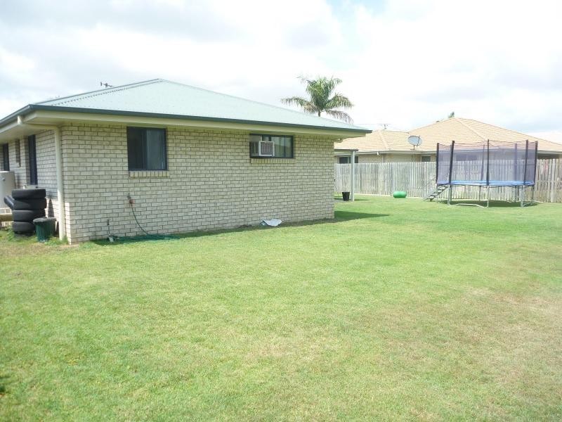 40 Paradise Avenue, Thabeban QLD 4670