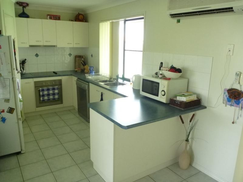 40 Paradise Avenue, Thabeban QLD 4670