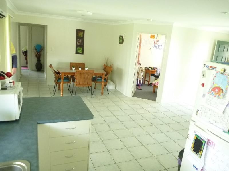 40 Paradise Avenue, Thabeban QLD 4670