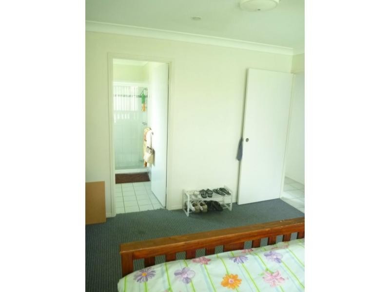 40 Paradise Avenue, Thabeban QLD 4670