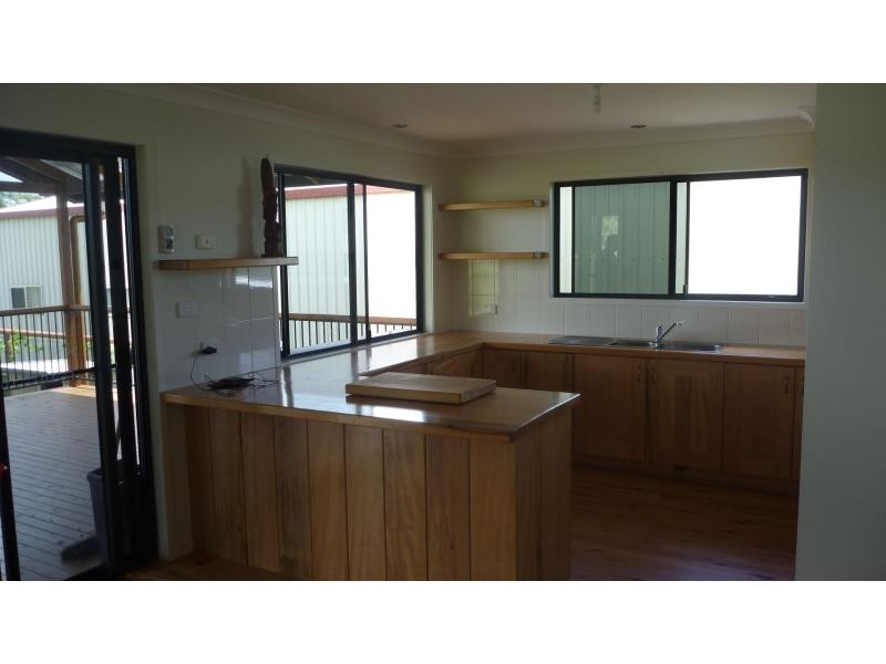 4 GREEN Court, Buxton QLD 4660