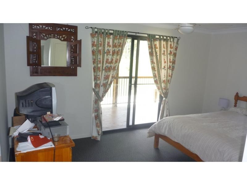 4 GREEN Court, Buxton QLD 4660