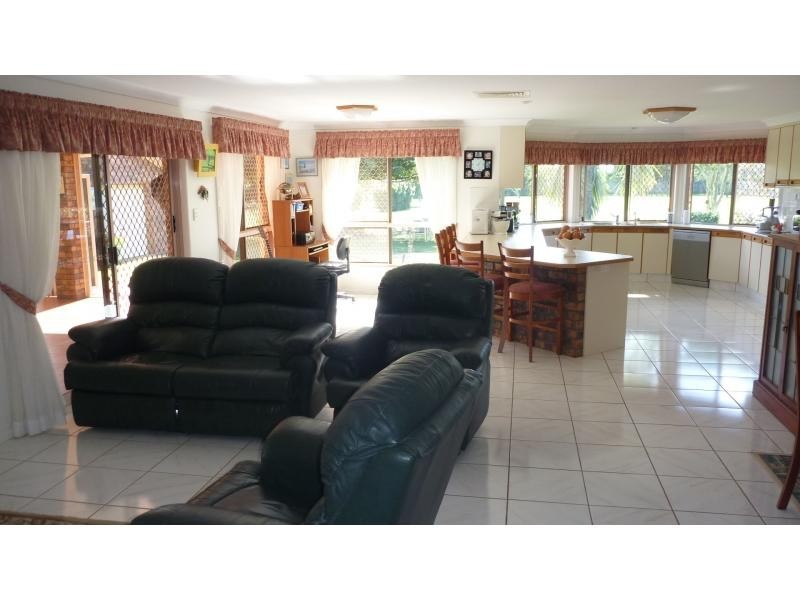 218 ST Johns Road, Woongarra QLD 4670