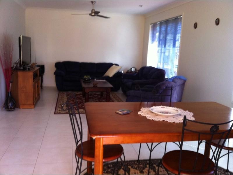 30 Pioneer Street, Childers QLD 4660