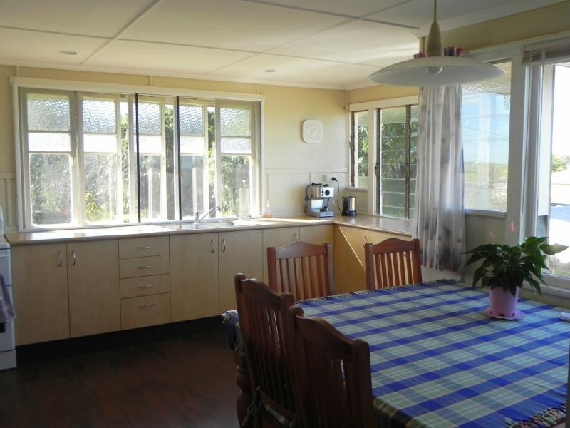 7 THOMPSON ROAD, Childers QLD 4660