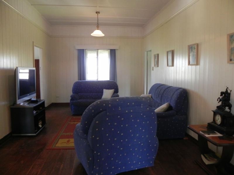 7 THOMPSON ROAD, Childers QLD 4660