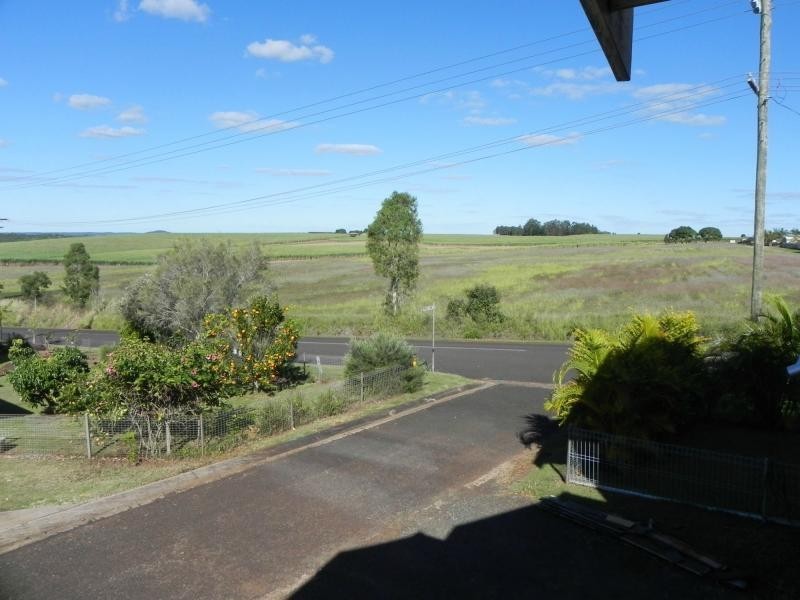 7 THOMPSON ROAD, Childers QLD 4660