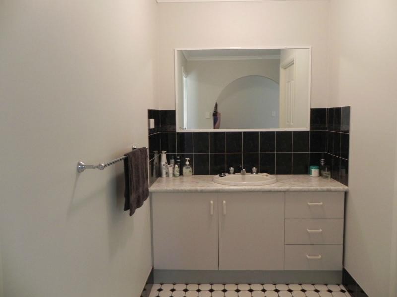 60 Gregory Drive, Redridge QLD 4660