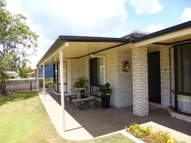 2 Sunset Avenue, Woodgate QLD 4660