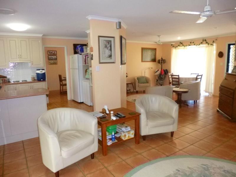 2 Sunset Avenue, Woodgate QLD 4660